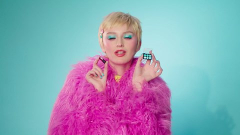 MGA's Miniverse - Make It Mini Makeup Series 1 (2 Pack) Mini Collectibles, DIY, Really Works, Real Cosmetic Products, Lip Stain, Nail Polish, Eyeshadow, Collectors, 8+