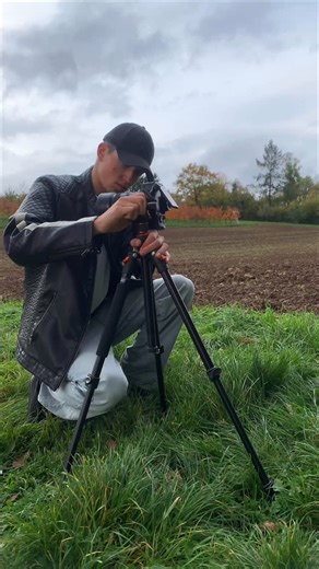 happy halloween 🎃 ______________________ #halloween #uk #photography #mobilephotography #reels #explore #creative #creativephotography #spooky #costume #halloweenphotography | RealoRob