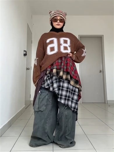 MY.SHEIN.COM | Street fitspo 🎸🔥 Find @nuwairahlutfi 's look from Romwe on SHEIN 🔥 #SHEINtrends #SHEINtrendsMY #SHEINhaul #ootd #fitspo | Instagram