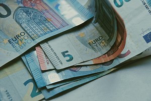 Mastering Currency in France and Spain: A Beginner's Guide