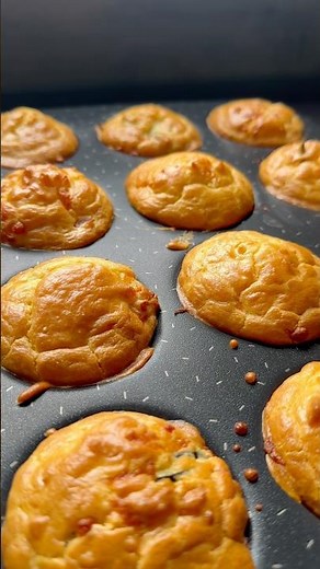 Des minis cakes salés très moelleux,faciles à faire avec différentes garnitures 😋