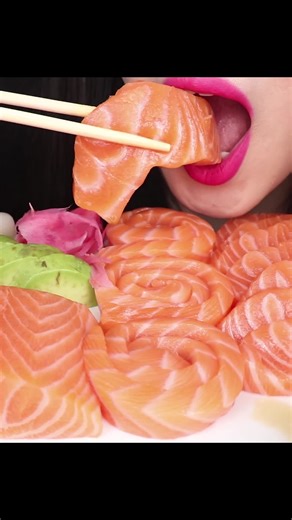 salmon #tiktokfood #asmr #eating #eatingshow #mukbang #fyp #foryou #foryoupage #asmrsounds #asmrvideo #asmrtiktoks #salmon #sashimi #sushi