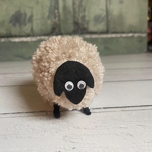 Maud the Sheep Pom Pom Yarn Decoration - Etsy
