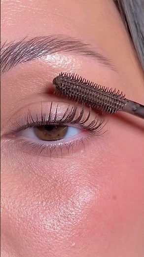 Limitless Lash Mascara in Brown
