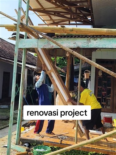Renovasi Rumah Modern Kayu dengan Dinding GRC