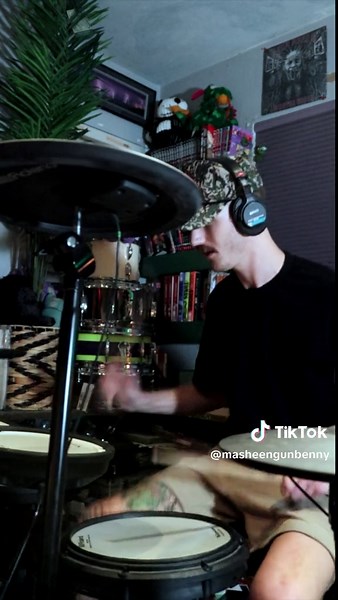 Todays TedTalk is about metalcore😎🤭 #fyp #beefmachine #viral #music #metal