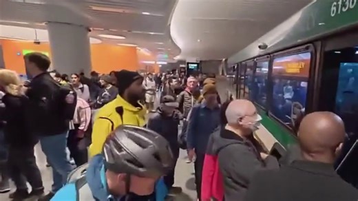 Communications failure shuts down BART Transbay Tube service, stranding riders for hours