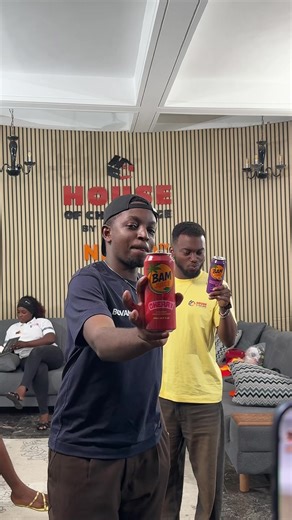 Vidéos de House of Challenge (@houseofchallenge) au sujet de jojo smirking at people