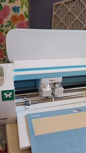 Having issues with the cricut rollers like everyone else in the world? Well here is quick fix. Hope it helps. #cricutrubberrollerfix #cricutmaker #crafts