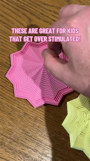 Kids that get over stimulated often need a calming tool and these sensory fidget toys offer exactly that! #sensory #calming #relaxing #anxiety #adhd