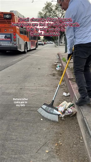 Small cleanup. Big change. Neighbors say the homeless situation in this area is really bad, and that’s one of the reasons the streets are full of trash. One neighbor told us he cleans every day—but he’s tired of doing it alone. 📣 Authorities, we need real support here: cleanups, services, and long-term solutions. #cleanlawithme #homelless #neiborhood