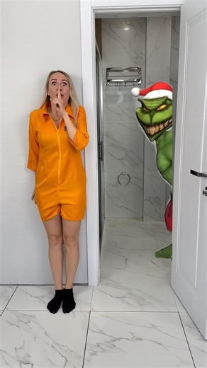 The Grinch Steals a Prisoner and a Spiderman #shorts by Leisi Crazy 😱🤯👻
