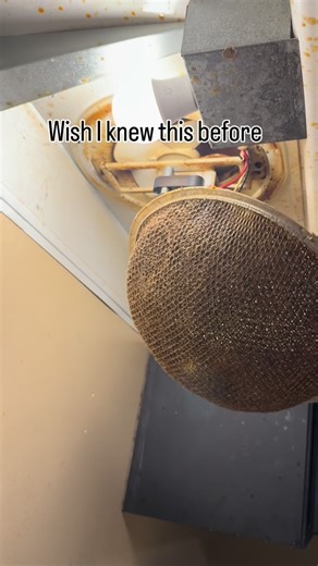 Akirem on Instagram: "Tips for new moms. Kitchen exhaust fan screen cleaning hack. #tips #hack #cleaning #exhaustfan"