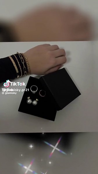 Glamorous Jewelry Trends for TikTok Entrepreneurs