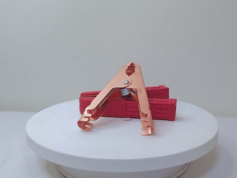 Heavy Duty Crocodile Clamps Copper 500A Car Battery Charger Clamps 2PCS weight 5oz Power Replacement Battery Alligator Clips Battery Jumper Cable Clips for Car Automotive Vehicle Boat Red and Black