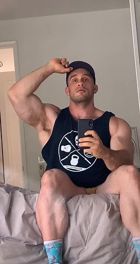 I wish I could just be a pretty guy next door professionally! (Oh wait I am! 🥺🥺😘😘🥳🥳💕💕) #daddy #man #lgbtq #music #muscle