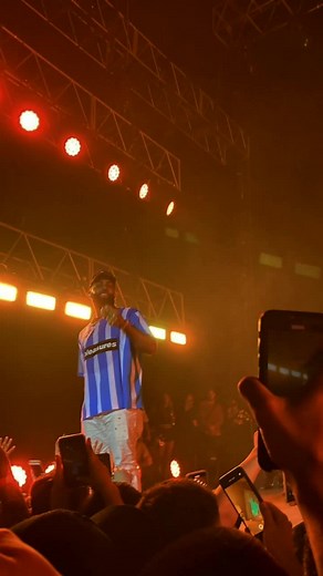 Eladio Carrion - Miles (Official Music Video)