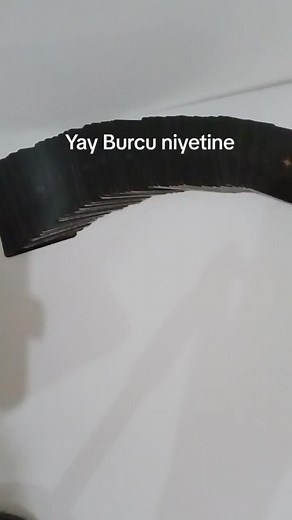 Exploring Tarot Card Meanings with Painted Nails