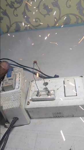 What Happens When a Ceramic Capacitor Meets Electricity?⚡🤔#Electronics #Capacitor #science #viral