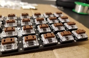 Are Low-Profile Switches Better? (2025 Guide) - Hirosart