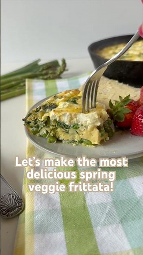Healthy Spring Veggie Frittata with Cottage Cheese and Asparagus!