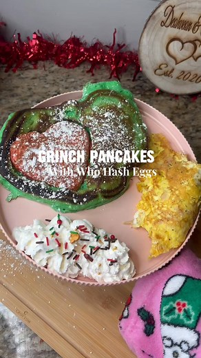 Grinch Heart Pancakes “Who Hash” eggs with turkey & cheese… straight from Whoville’s breakfast table 😋🥞✨💚 Share & Tag Someone You Want To Make This With❗️ #GrinchBreakfast #grinch #grinchmas #breakfast | De'ohveon Boatwright