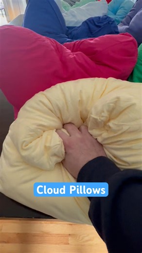 Parents can’t stop squeezing this pillow 😳