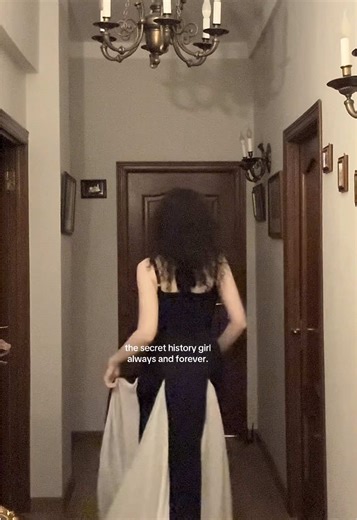 Exploring Fatal Flaws in Donna Tartt's Literature