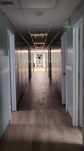 why does it low key look like smth from a horror movie