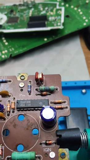 49K views · 569 reactions | 15 Ohm Resistor Color Code Sequence #Resistor #ColorCode #Electronics #ResistorValue | Dapina Thaya | Facebook