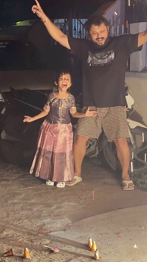 Ini Vlogs on Instagram: "♥️If daughter and dad have same vibe ♥️ @vjsiddhu_official #vjsiddhuvlogs #inivlogs #iniyaazh #ini #daughter"