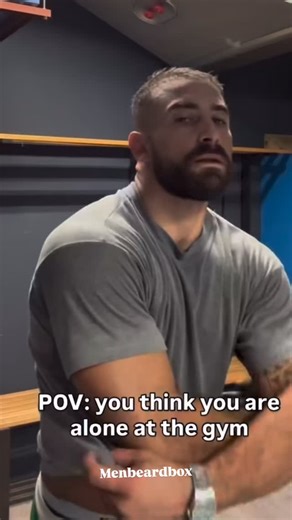 Menbeardbox | #menbeardbox #bear #muscle #hairychest #kaiisultan | Instagram