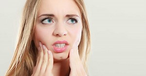 Bruxisme : 8 choses à savoir sur le grincement des dents
