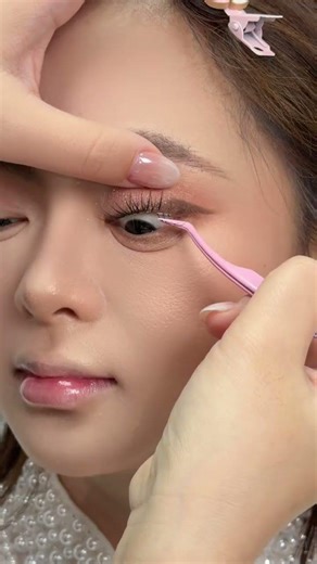 Natural False Eyelashes: The Secret to Flawless Eyes