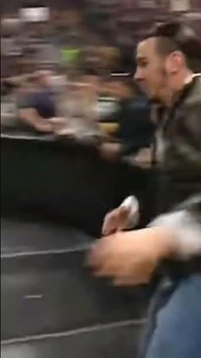 Lita gets the Stank Face from Rikishi CLassic WWE #oldschool #wwe #matthardy #lita #rikishi