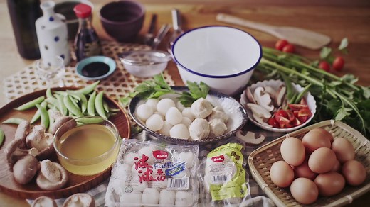Fancy something light and savoury? Why not whip up some chawanmushi with our all-time favourite- fresh fishballs? Watch on to find out how to make this locally-styled chawanmushi in just a few easy steps! ;) Get the balls rollin' with our full recipe here: https://www.facebook.com/bobofishball/photos/p.1566266536722899/1566266536722899/ | BoBo Fish Ball