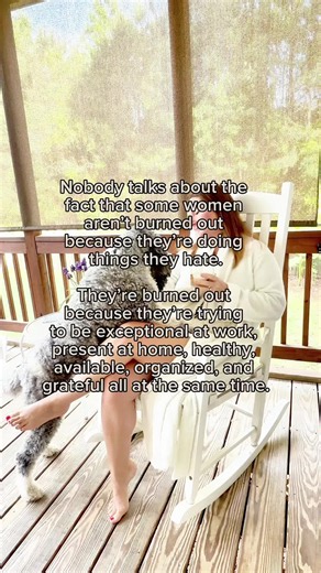 Burnout for Working Moms: Signs, Causes & Simple Steps