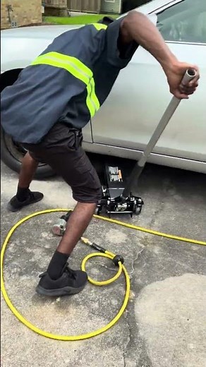 411 Mobile Tire & Roadside Assistance | At-Home Mobile Tire Service