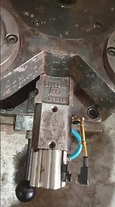 This Automated Feeder Does the Work of 5 Workers #Factory #Automation