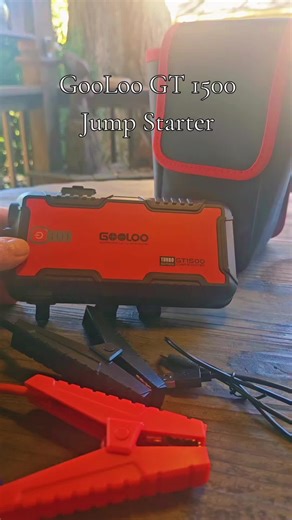GooLoo GT 1500 jump starter battery pack.