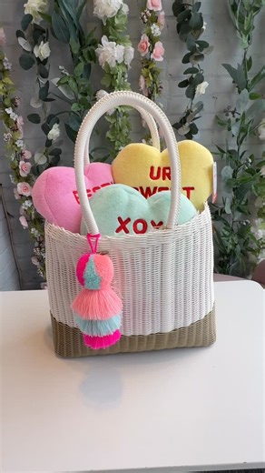 Fiddle Stix Boutique on Instagram: "Make a Valentine’s Day gift bag with me for your Bestie!"