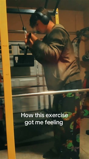 Goofy exercise #strong #motivation #armwrestlingworkout #meow #forarms