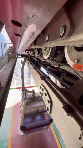 UP CLOSE: The POWERFUL Mechanics Of Mountain CABLE CARS 🚠