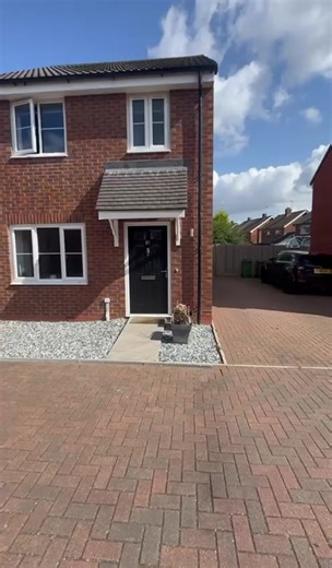 Just launched 📈 75% shared ownership 💷 £180,000 📍Blaby, Leicester 🛏️ Two bedrooms Link below ⬇️ https://www.rightmove.co.uk/properties/162726170#/?channel=RES_BUY #fraserstretton #starterhome #newhome #firsttimebuyersuk #propertytok #agentlife #estateagents #propertyforsale #4yp #estateagentsuk #ukproperty #forsale #foryoupage❤️❤️ #foryoupagе #realestate #4yp #property