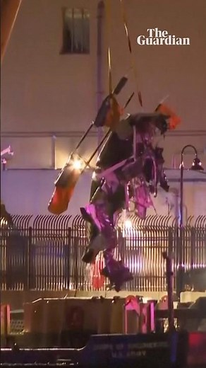 Helicopter crashes into Hudson River, killing six