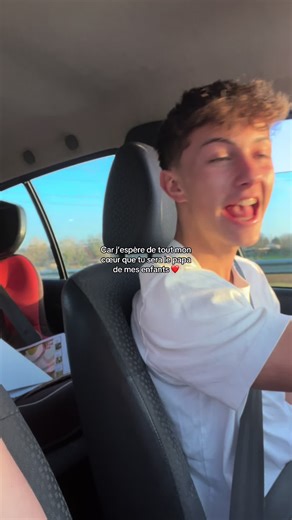 Vidéos de 𝓢𝓸𝓵𝔂𝓷𝓮 (@sln_kn0) avec suara asli. - Dezalyr