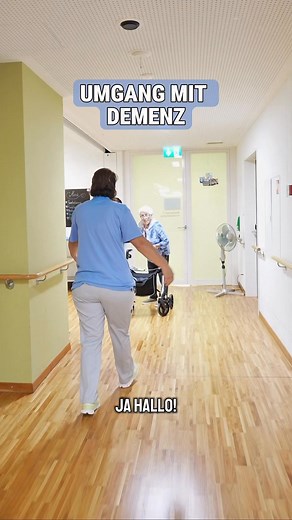 💛 Auf der Demenzstation im Alterszentrum Adlergarten begleiten Pflegefachpersonen wie Désirée Sigg und Munibe Kecanovic Menschen mit Demenz mit viel Geduld und Empathie. Im Interview erzählt Désirée, wie wichtig es ist, einfach da zu sein und zuzuhören. 🌷 Möchten Sie mehr über den Umgang mit Demenz erfahren? Dann kommen Sie vorbei an der Veranstaltung «Wir im Quartier: Mit Herz und Würde begleiten – Demenz und Palliative Care» – oder erzählen Sie es weiter: 🗓 Samstag, 27. September 2025 ⏰ 12.