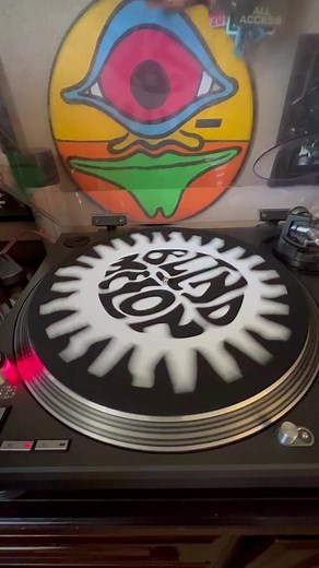 Get a Blind Melon slipmat for your turntable at https://shop.blindmelon.com / video: Keith Isola / #blindmelon #slipmat #recordplayer #turntable | Blind Melon