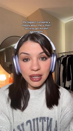 Audrey Victoria on Instagram: "every time i post a hair video, someone swears i secretly get keratin treatments. and honestly, it’s wild because i literally had it done once, four years ago, and every inch of that hair has grown out by now. completely. but apparently, being honest about it once means i’m lying forever i guess! obviously not everyone thinks that, but there are lots who do. the funniest part is i’ve always said my hair looks like this because of two things: genetics and products. 