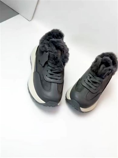 Жіноче взуття / Україна 🇺🇦 on Instagram: "1580 грн 🏷️ 💫В наявності 36, 37, 38, 39, 39💫 Кросівки WINTERA Код: 27774 Розміри 36-41 Матеріал - НАТУРАЛЬНА ШКІРА/ НАТУРАЛЬНА ЗАМША Всередині - екохутро Сезон - зима Колір - сірий/молочний Підошва - 3 см/4,5 см, від п'яти - 8 см Виробник - фабричний Китай На середню стопу 36 = 23 см 37= 23,5 см 38 = 24 см 39 = 24,5 см #зимовікросівки #кросівкизима #зимниекроссовкиукраина#кросівки"